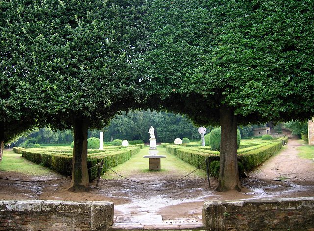 Foto 081 - S. Quirico D orcia - Horti Leonini.jpg